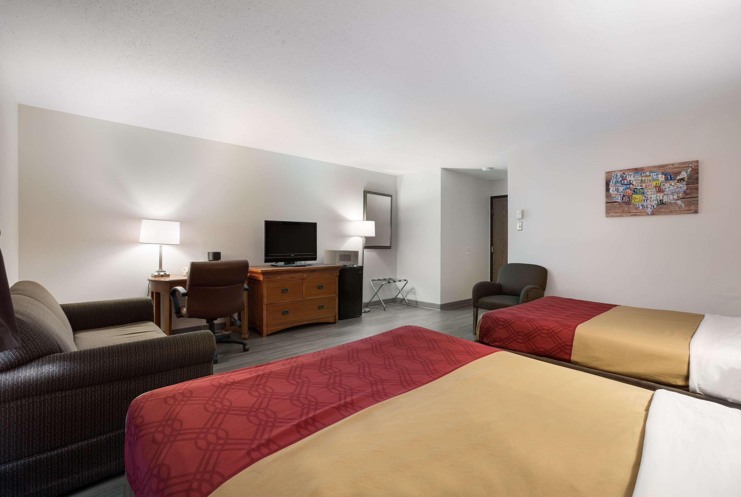 Econo Lodge Inn & Suites Escanaba Exterior photo