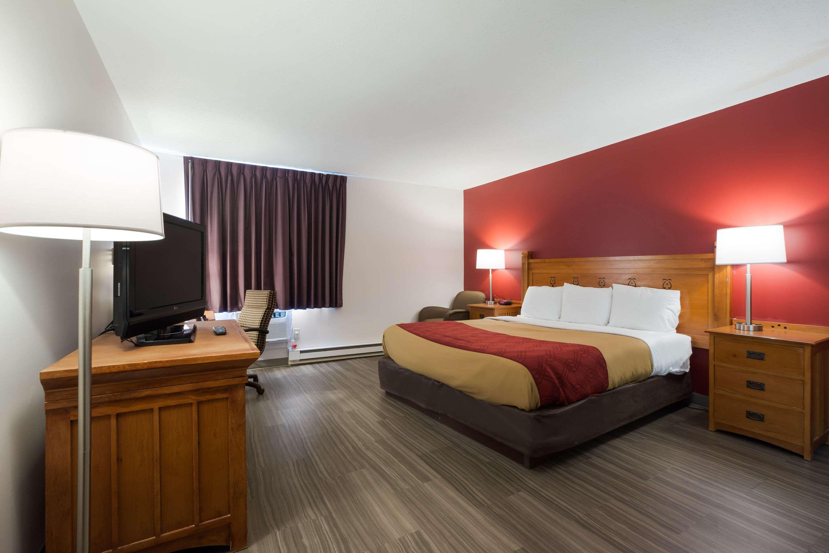 Econo Lodge Inn & Suites Escanaba Exterior photo