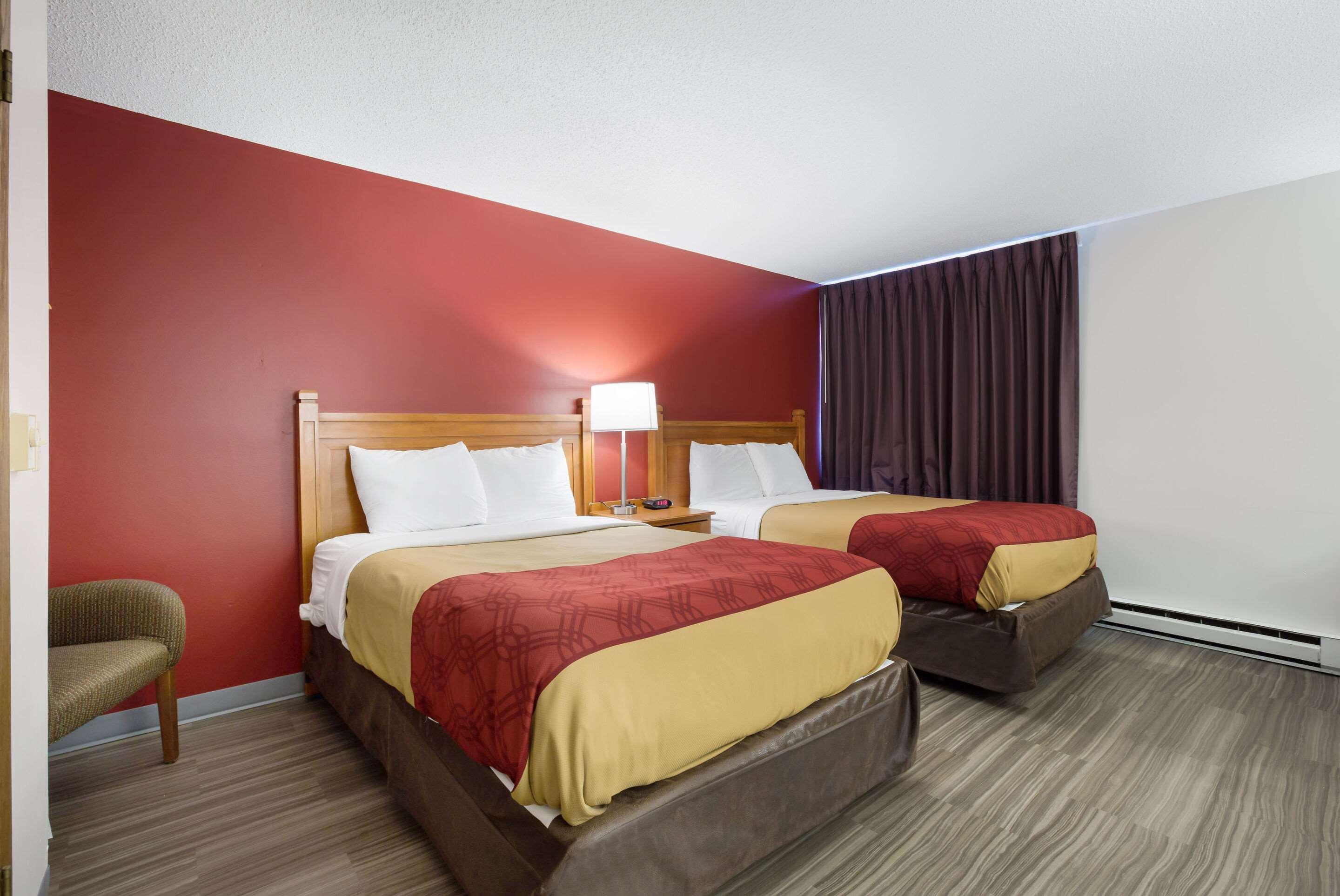 Econo Lodge Inn & Suites Escanaba Exterior photo