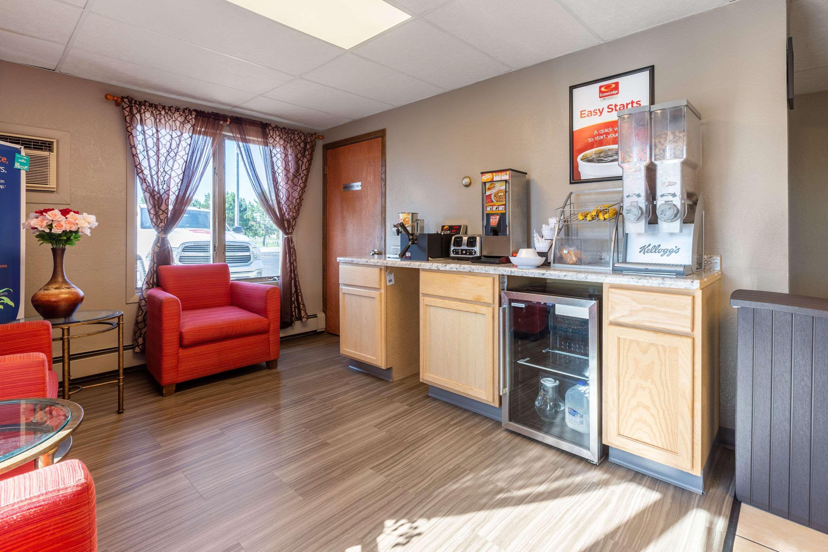 Econo Lodge Inn & Suites Escanaba Exterior photo