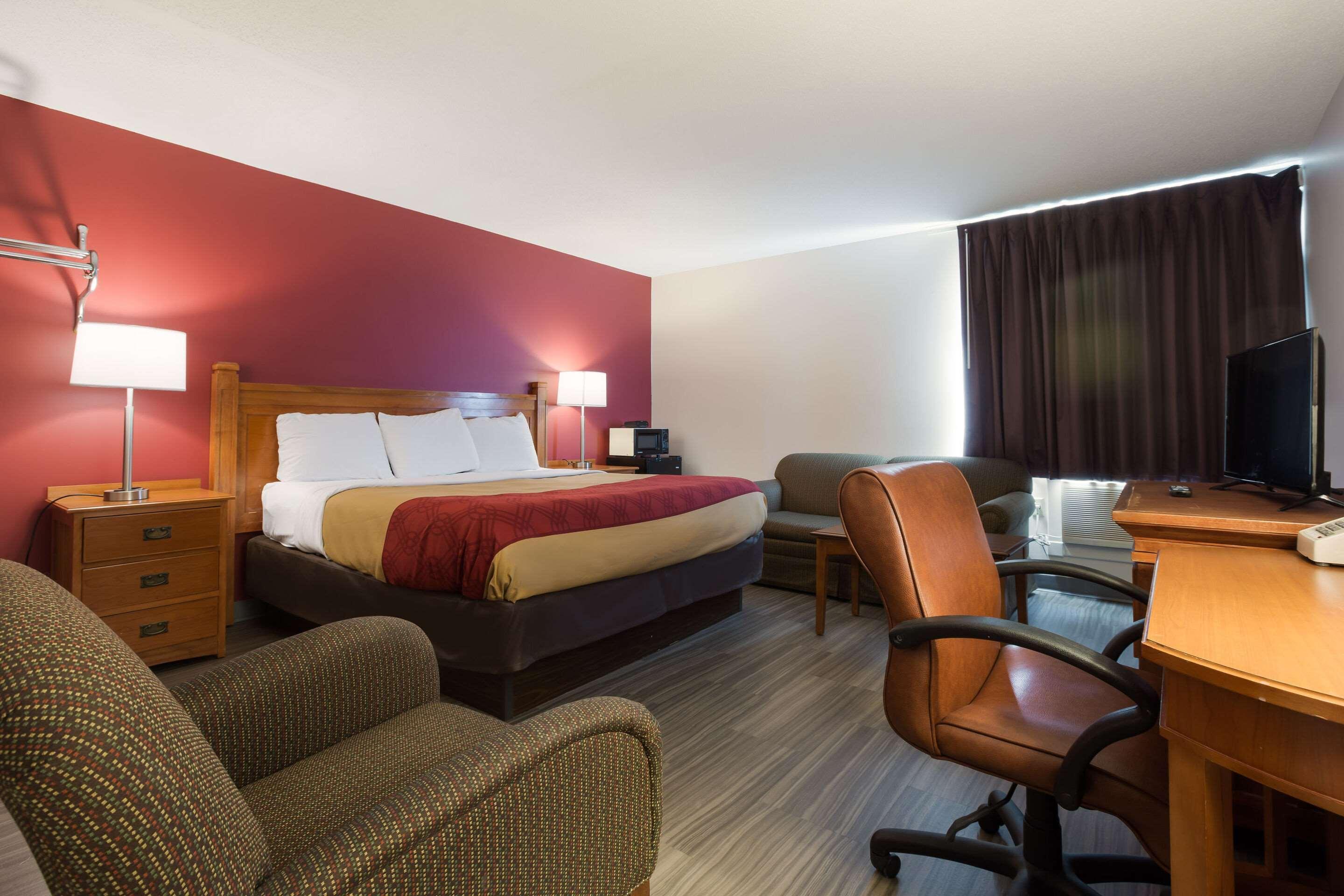 Econo Lodge Inn & Suites Escanaba Exterior photo