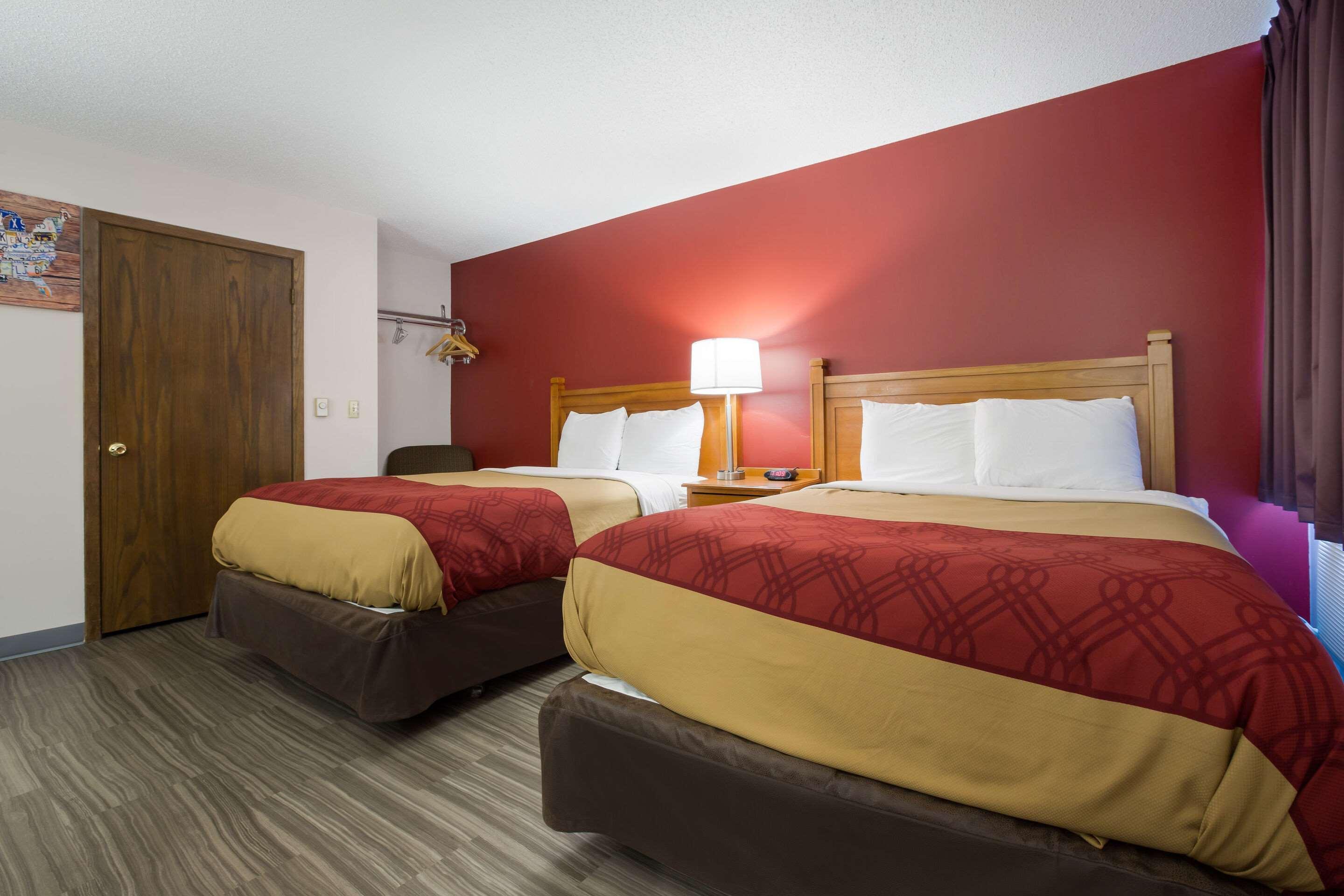 Econo Lodge Inn & Suites Escanaba Exterior photo