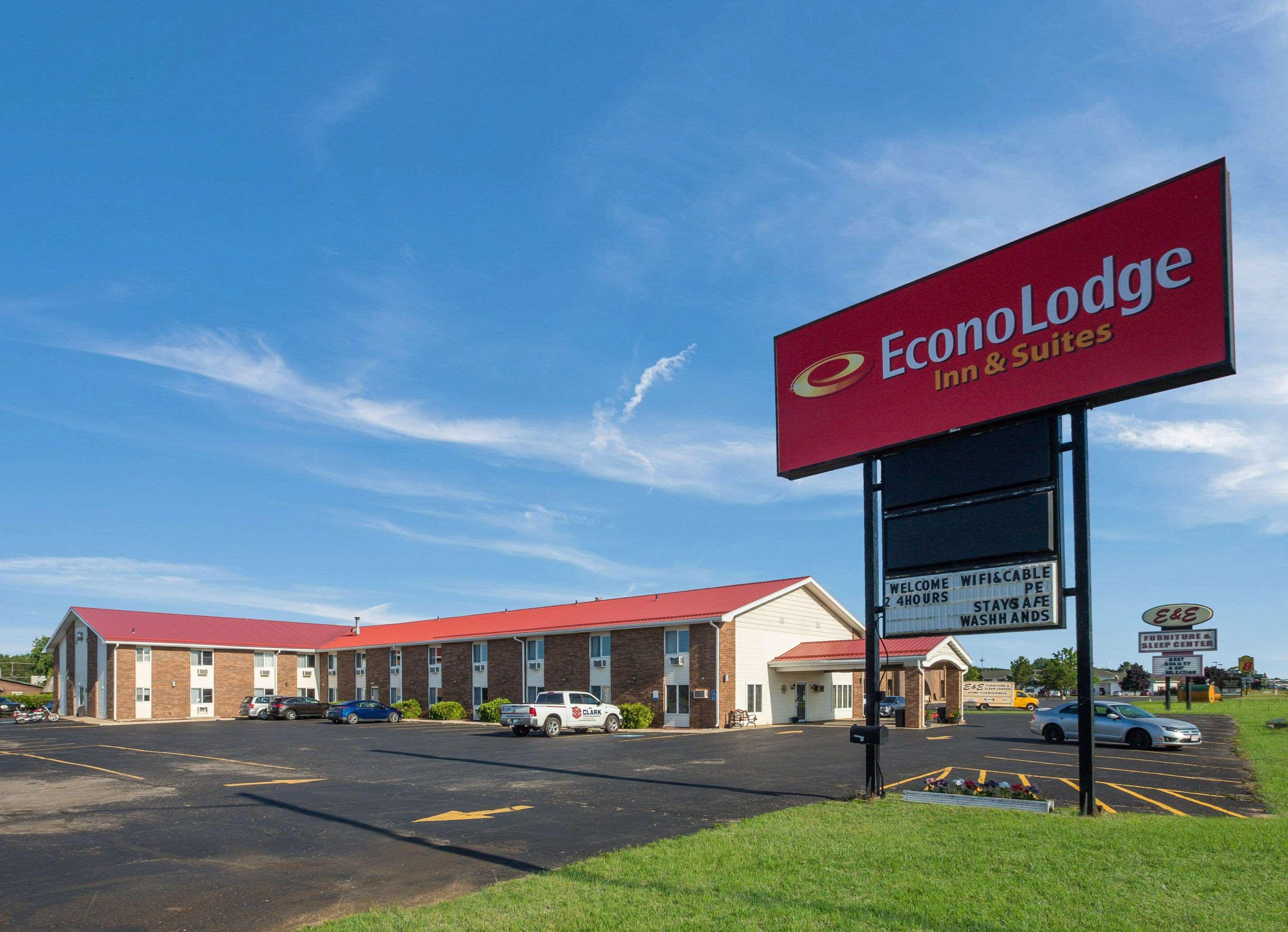 Econo Lodge Inn & Suites Escanaba Exterior photo