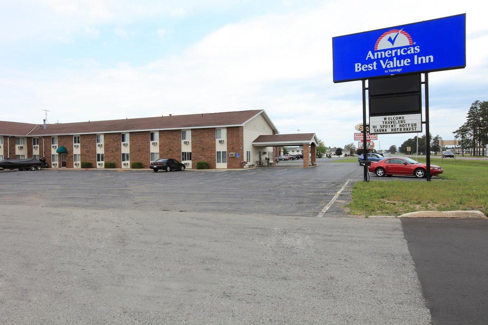 Econo Lodge Inn & Suites Escanaba Exterior photo