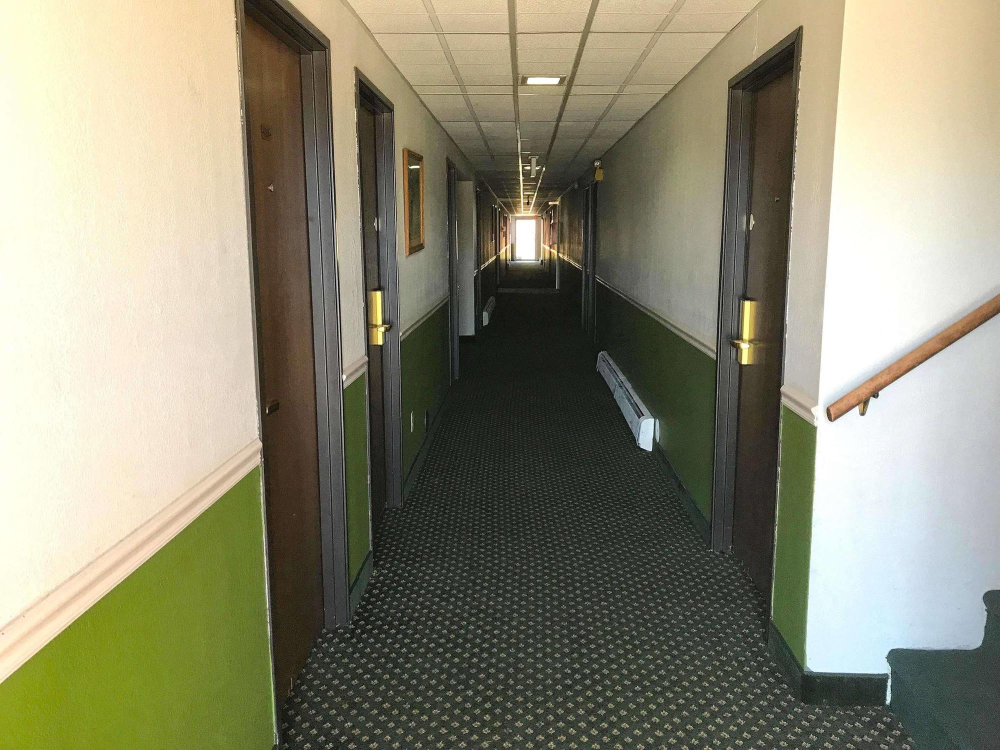 Econo Lodge Inn & Suites Escanaba Exterior photo