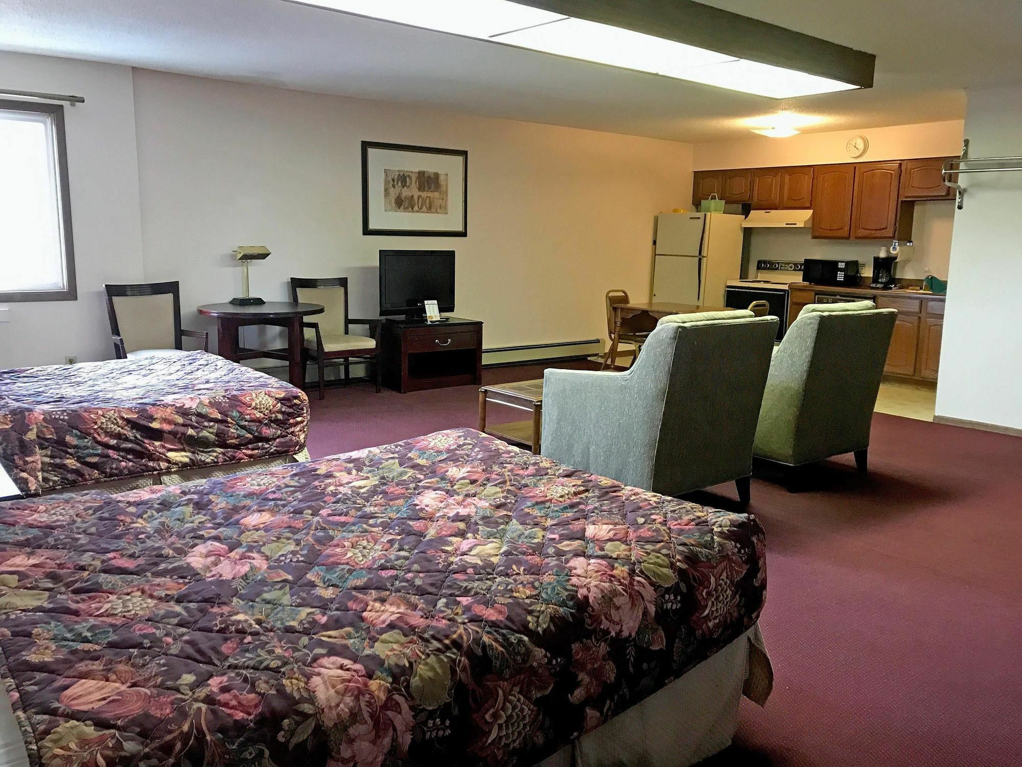 Econo Lodge Inn & Suites Escanaba Exterior photo